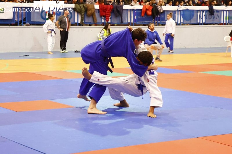 El Campeonato Internacional de Judo arrasa en Villares con más de 200 participantes