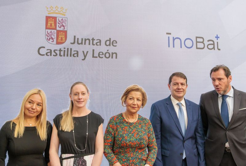 La Junta firma con InoBat un protocolo para facilitar la instalación de una factoría de baterías eléctricas