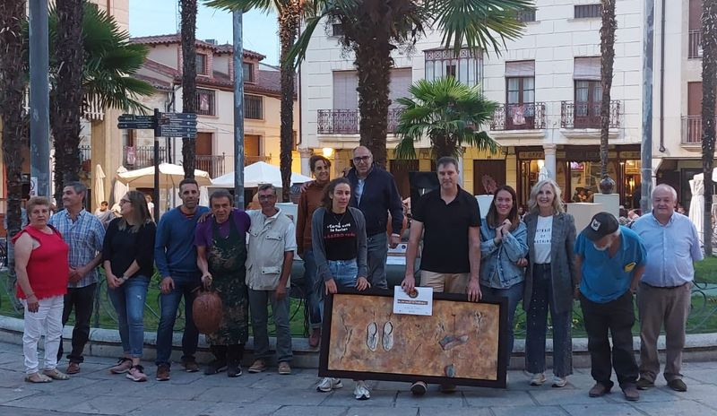 Iñigo Dueñas gana el concurso de mejor pieza de alfarería en la Feria del Barro