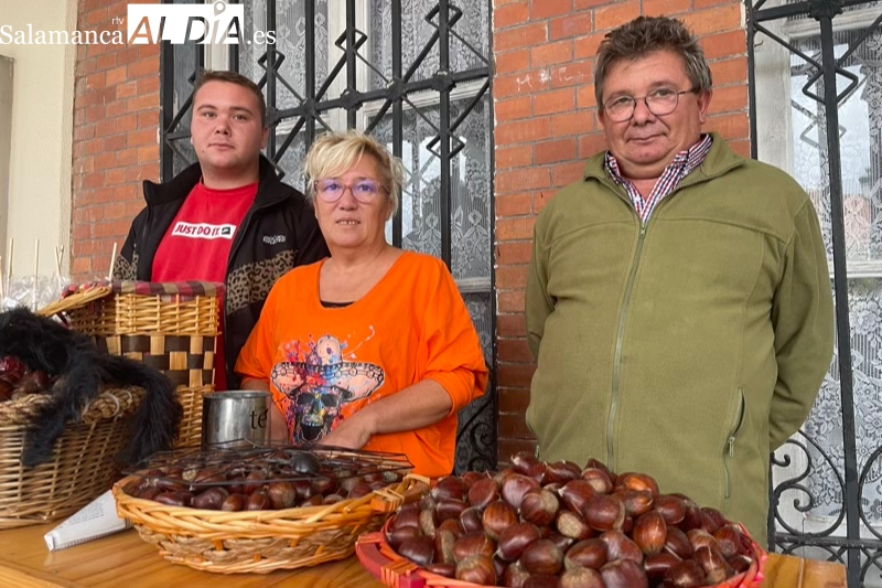 La tradición de las castañas asadas en los Santos debemos mantenerla como sea. Es un gusto encontrarte con las familias año tras año