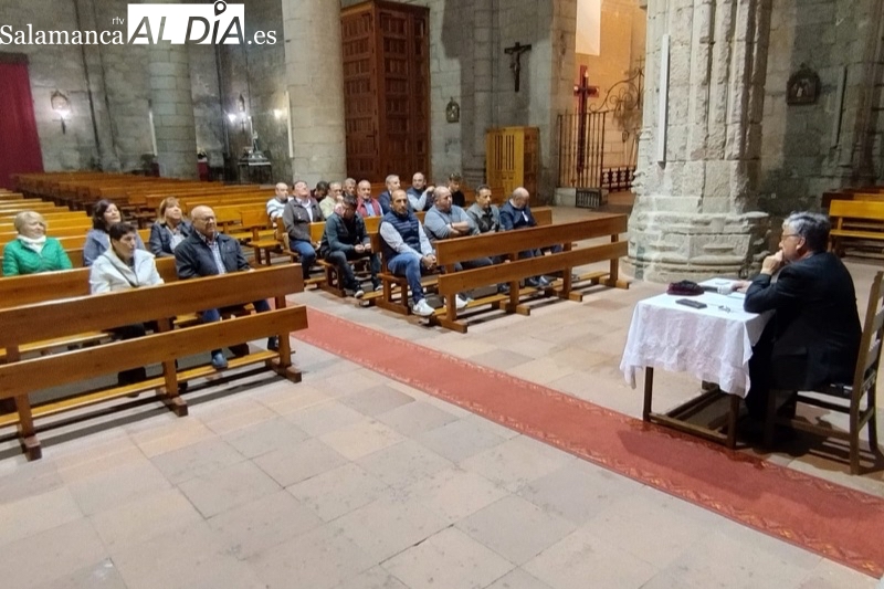 Las cofradías Jesús Nazareno y Jesús Amigo de los Niños dan luz verde a sus nuevos Estatutos