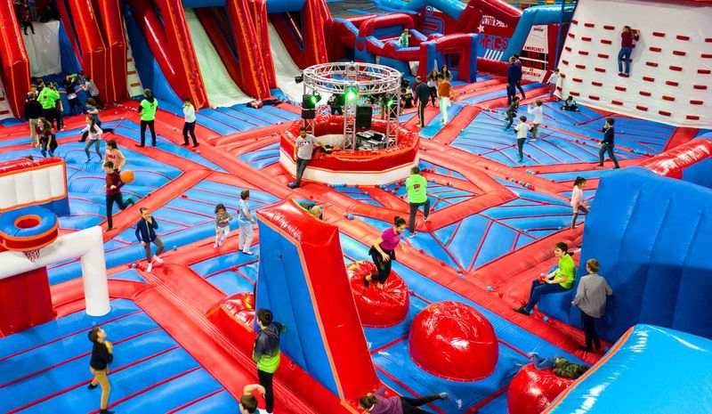 Big Jump Park, el parque hinchable más divertido, llega al Centro Comercial El Tormes 