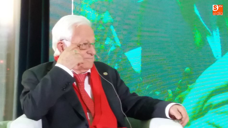 El Padre Ángel inaugurará en Peñaranda la primera ‘mesa abierta’, una iniciativa ciudadana para fomentar el diálogo