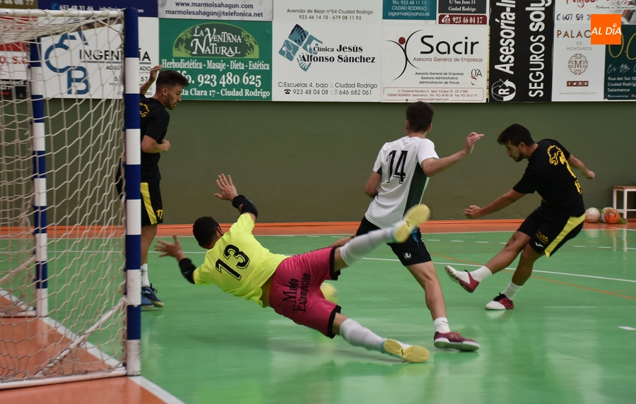 #M | 1-2 OCT | El Miróbriga Futsal remonta al Navales para sumar su primera victoria