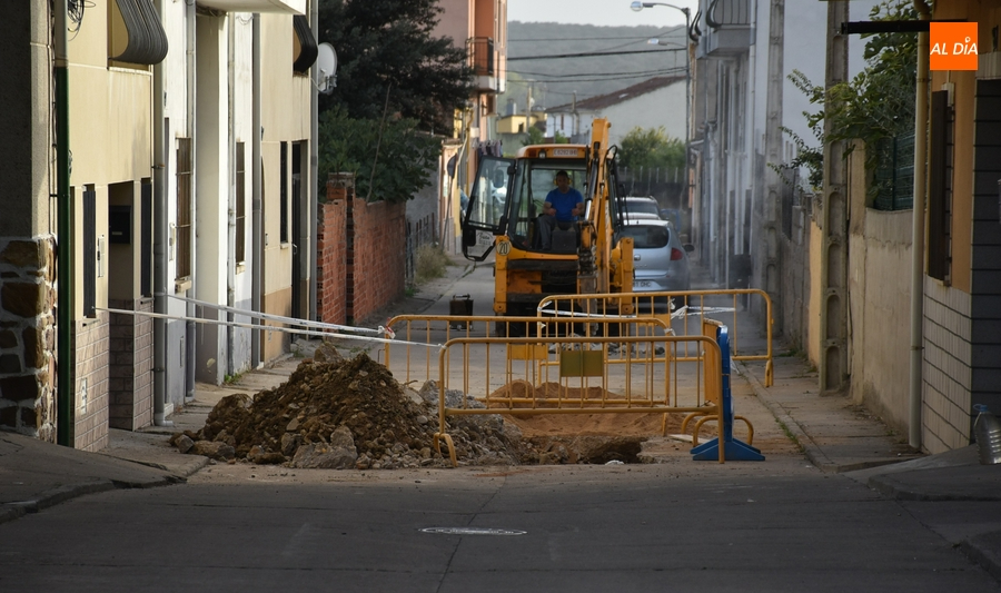 Los vecinos de la calle Tormes, hartos tras sufrir el 3º reventón en sólo una semana