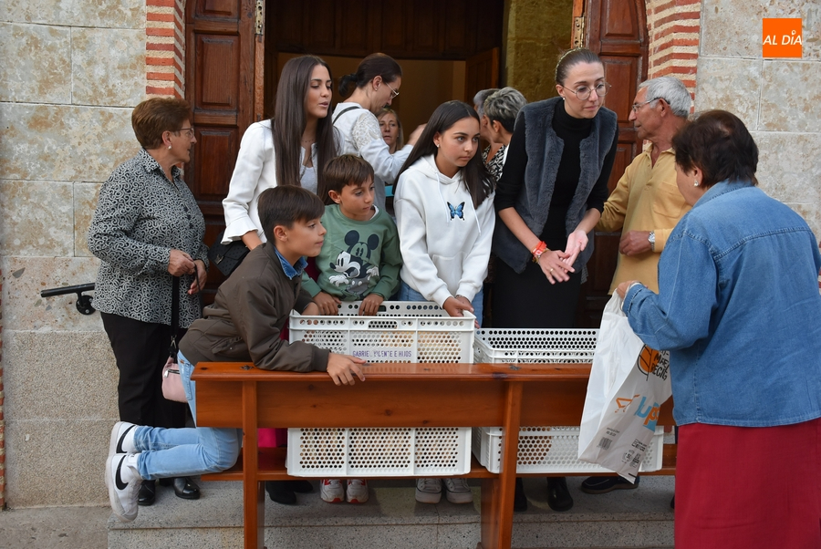 A la venta 1.600 roscas bendecidas en honor a la Virgen del Rosario