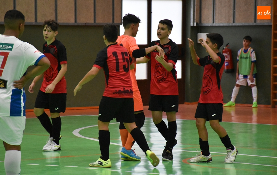 Contundente primera victoria como local del Infantil Regional del III Columnas