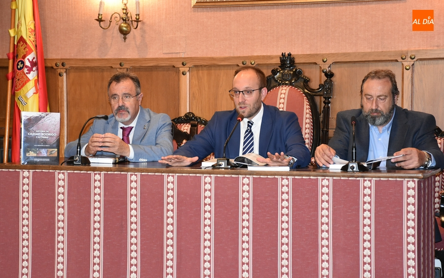 Presentado el 1º tomo de la nueva Historia de la ciudad, que se espera que llegue a todas las casas