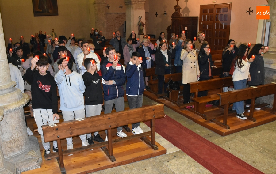 La Diócesis enciende la luz para sentirse cerca de sus misioneros