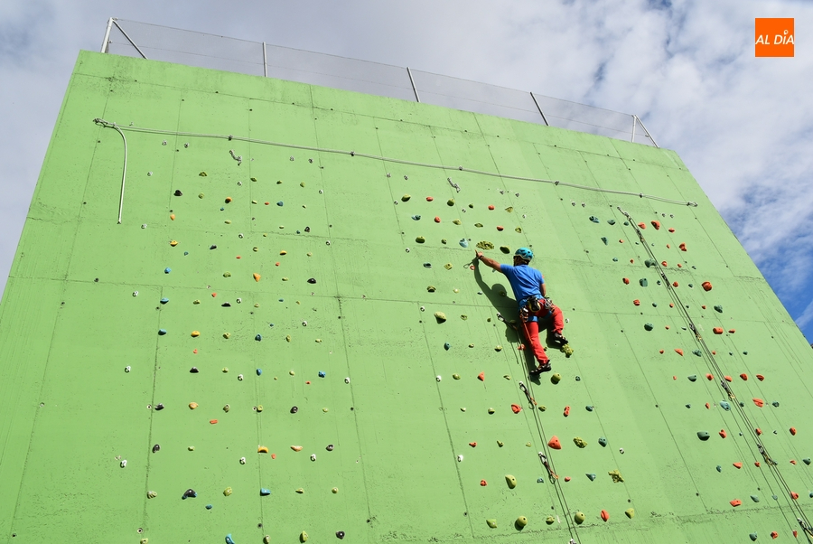 Programado un curso de iniciación a la escalada deportiva en el rocódromo municipal