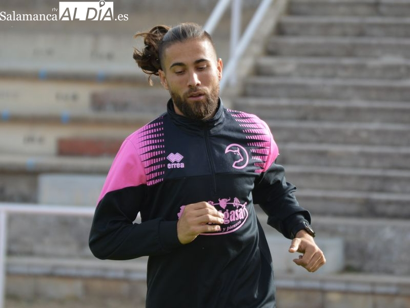 Borja Díaz y Mawi aprietan en el entrenamiento de Unionistas para volver al grupo