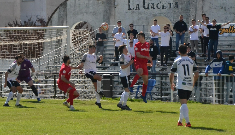 El Ciudad Rodrigo CF esquivará el ‘Clásico’ jugando como local en sábado