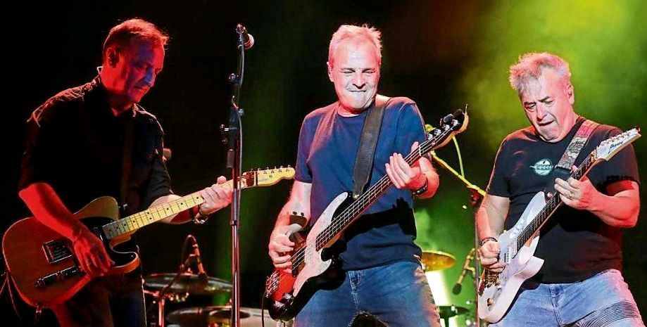 Polémica en las redes sociales por la canción Sufre mamón de Hombres G