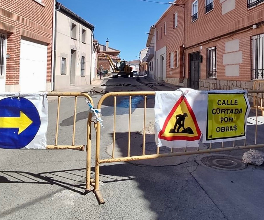 La obras para la nueva red de saneamiento obligan a cortar la calle Calzada Primera de Villoria