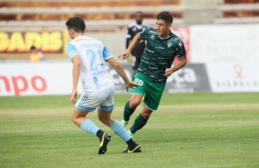 La muralla del CD Guijuelo no cede frente al Compostela en San Lázaro (0-0)