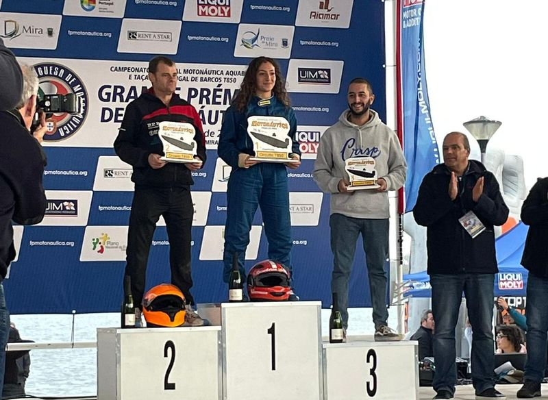 La piloto salmantina de lanchas Claudia Criado se alza con la Copa de Portugal 