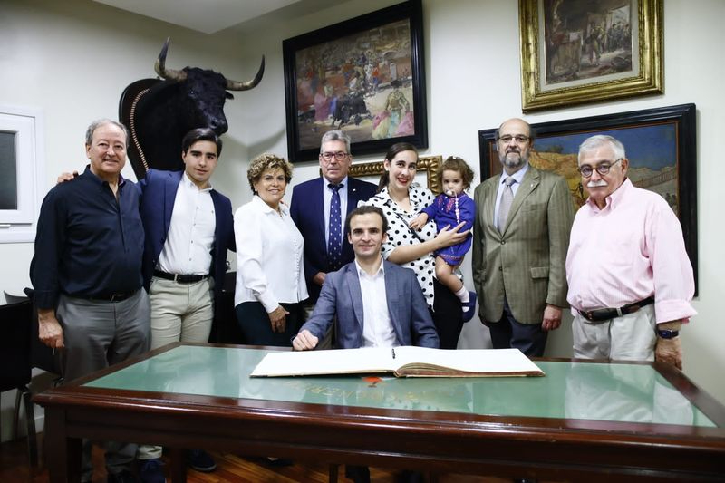 Damián Castaño visita el Club Cocherito de Bilbao 
