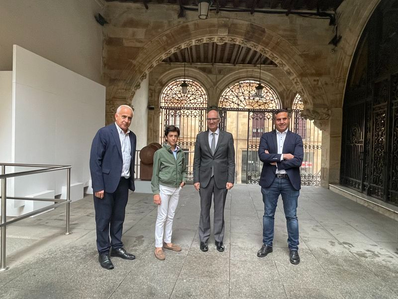 Iglesias traslada la enhorabuena a Marco Pérez por su actuación en la Plaza de Toros de Sevilla