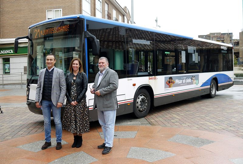 Nueva línea de bus de Carbajosa a las superficies comerciales del entorno