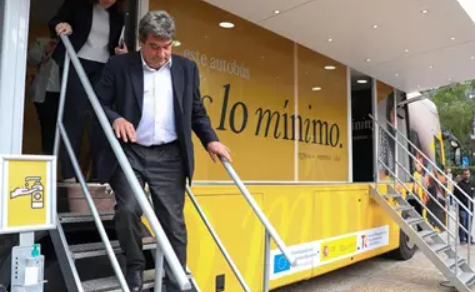 Un autobús del Gobierno recorrerá España para explicar el Ingreso Mínimo Vital, ya que muchos potenciales beneficiarios aún no conoce la prestación