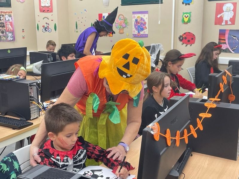 Talleres creativos para niños por Halloween