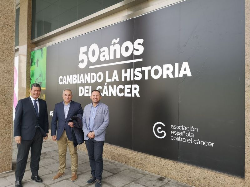 El Corte Inglés acoge la exposición ‘50 años cambiando la historia del cáncer’