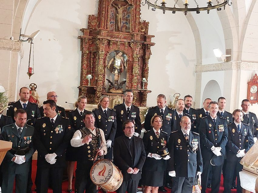 Varios miembros del Cuerpo Nacional de Policía de Madrid y Guardia Civil celebran en La Atalaya Los Ángeles Custodios 