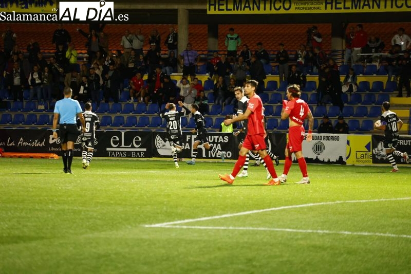 Unionistas rescata un punto contra el San Fernando bajo el diluvio (1-1)