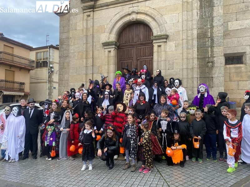 En Mieza proponen ‘truco o trato’ por las calles y acaban de la manera más dulce 