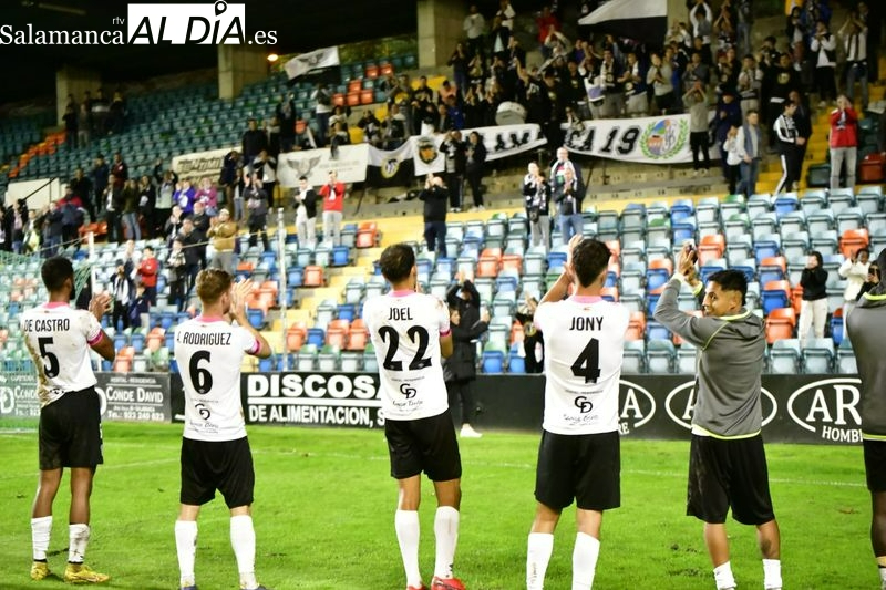 El Salamanca UDS mantiene el pulso con el Astorga y la Arandina... pero la tabla se rompe