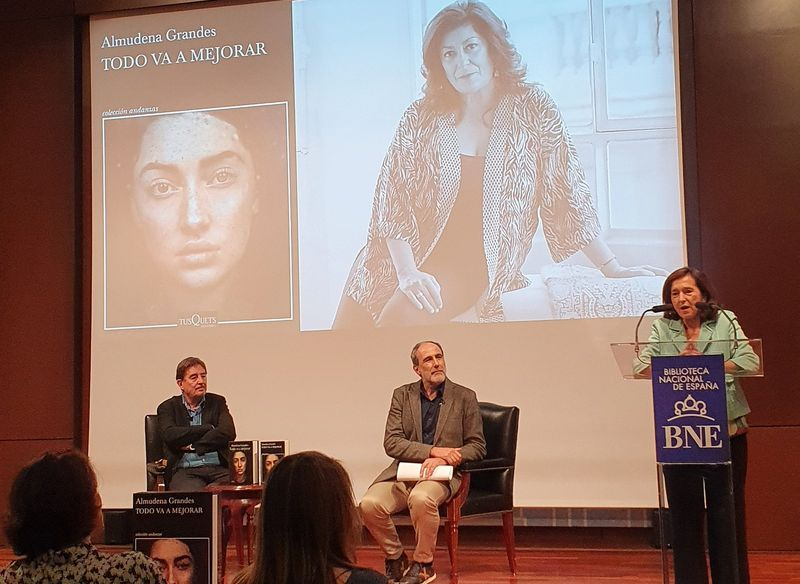 La novela póstuma de Almudena Grandes llega este martes a las librerías