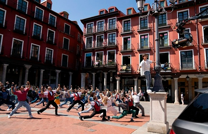 Popy Vegas crea una ruta teatralizada en Valladolid inspirada en la película sobre Hombres G