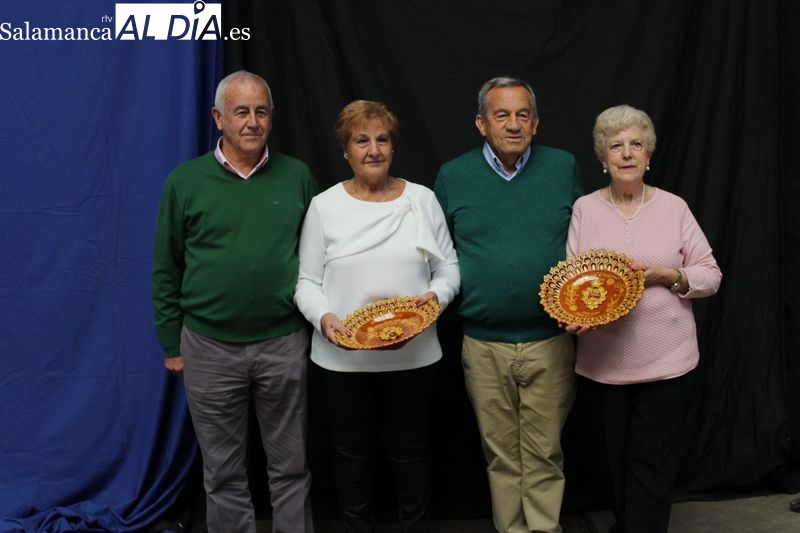 Conmovedor homenaje a tres matrimonios por sus Bodas de Oro
