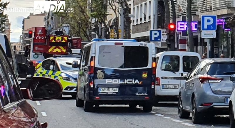 Despliegue de los Bomberos por el incendio en un piso del paseo Torres Villarroel
