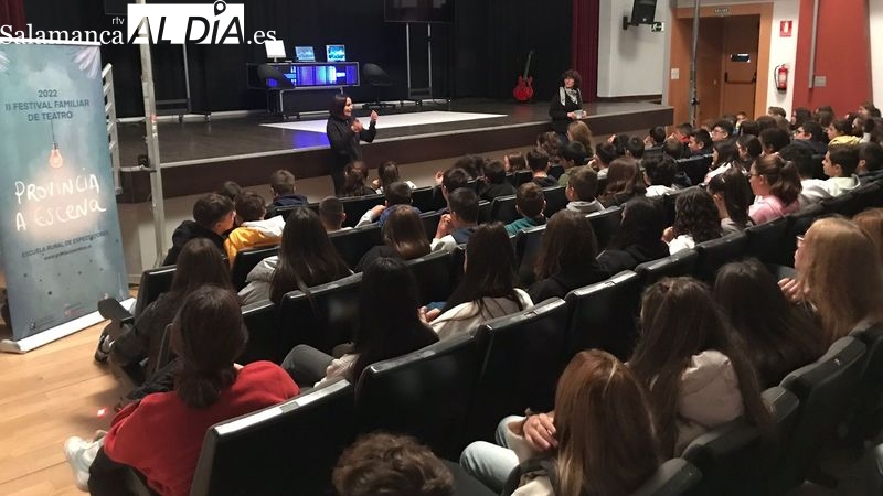 Kamaru aborda con ‘La red’ el bulling y el ciberacoso para los alumnos del IES Ramos del Manzano de Vitigudino 