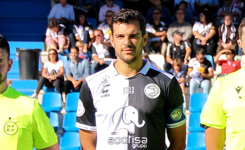 Carlos de la Nava, duda para el partido ante el Ceuta