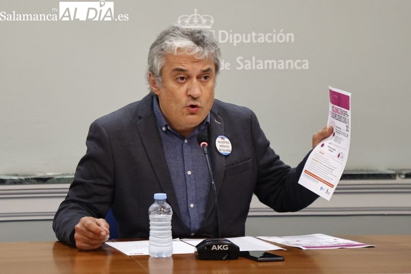 Denuncian que las personas mayores tengan que desplazarse decenas de kilómetros para vacunarse