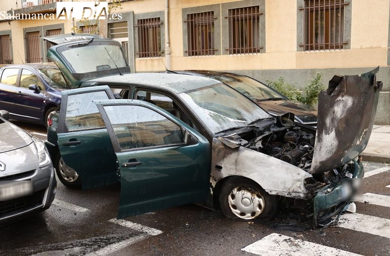 Susto frente al colegio de los Maristas por el incendio de un vehículo