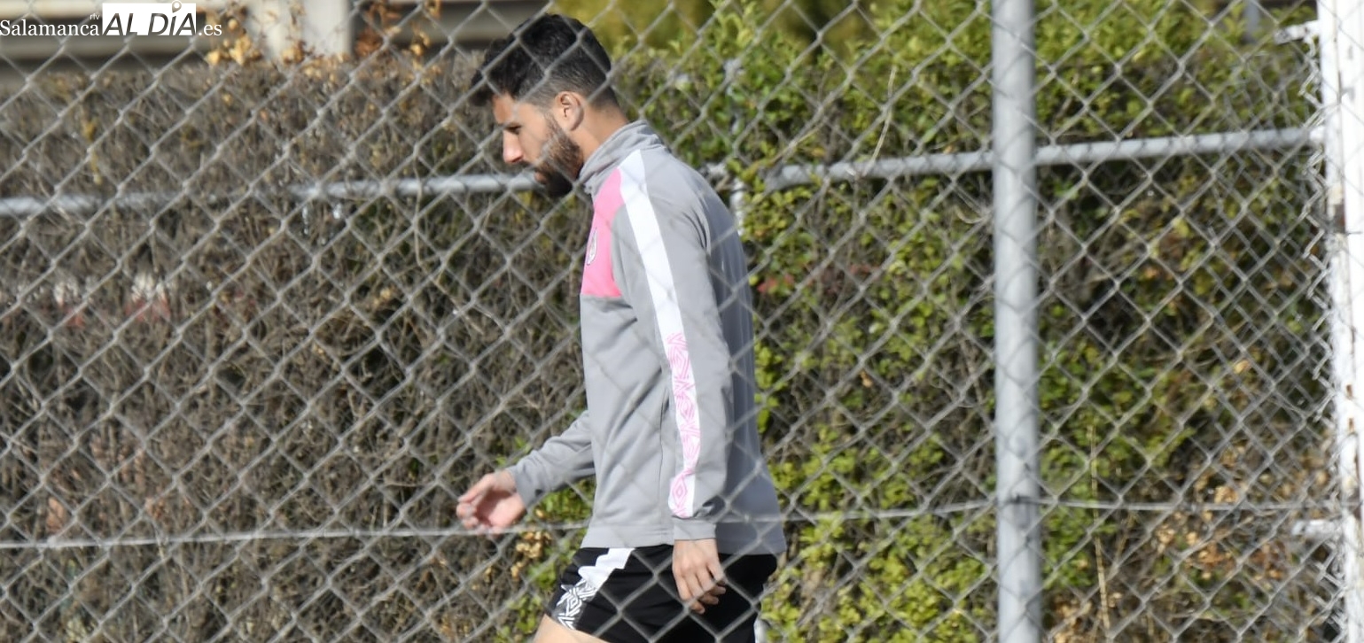 Diego Benito se retira del entrenamiento del Salamanca UDS por unas molestias