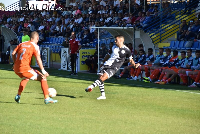 Unionistas se carga al entrenador del Rayo Majadahonda con su primer triunfo