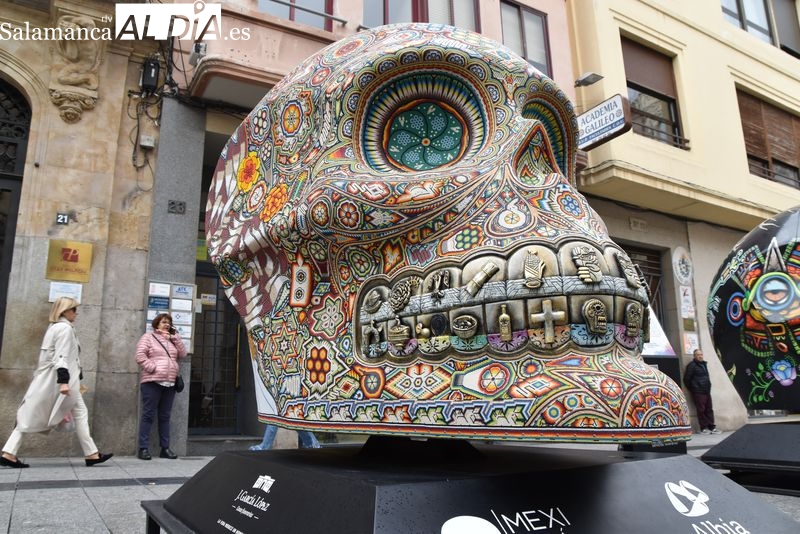 No te asustes, ¡calaveras gigantes invaden  Salamanca!
