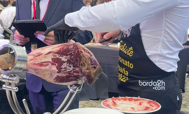 Guijuelo presenta su candidatura para acoger el Campeonato Nacional de Cortadores de Jamón