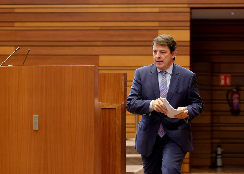 Mañueco garantiza mejoras en el operativo contra incendios y pide apagar el fuego de la confrontación política 