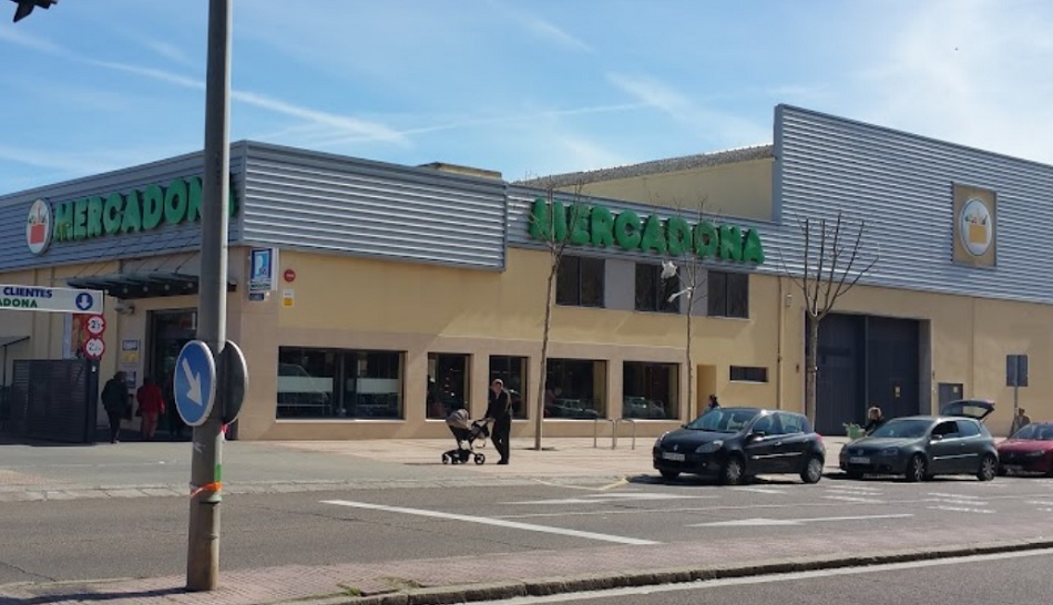 Problemas de suministro en Mercadona: en algunas zonas se quedan sin leche de la marca Hacendado 