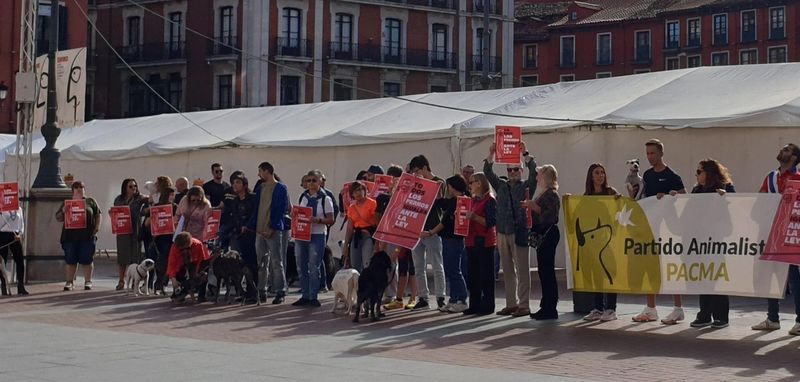 Protestas contra la exclusión de los perros de caza y pastoreo de la Ley de Bienestar Animal