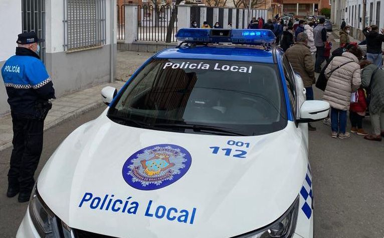 La Policía Local desmiente el bulo propagado sobre la presencia de un coche negro e individuos incitando a niños