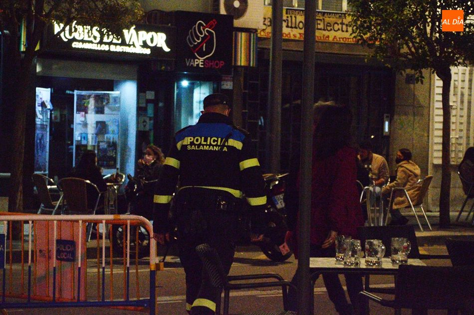 Varios grupos de jóvenes, denunciados por vandalismo y hacer botellón