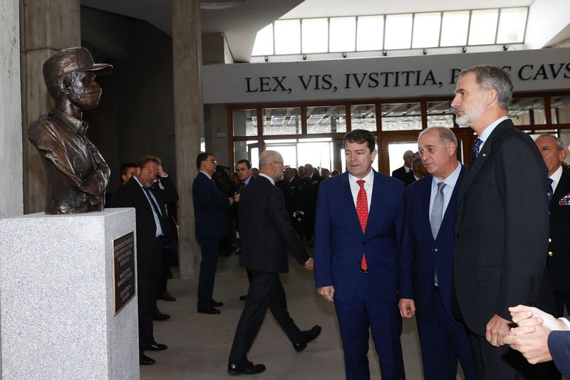 El Rey inaugura el Primer Curso del Centro Universitario de Formación de la Policía Nacional