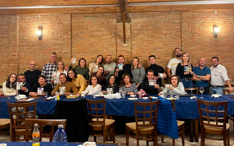 Trabajadores del Chiringuito de Riofrío celebran el fin de temporada