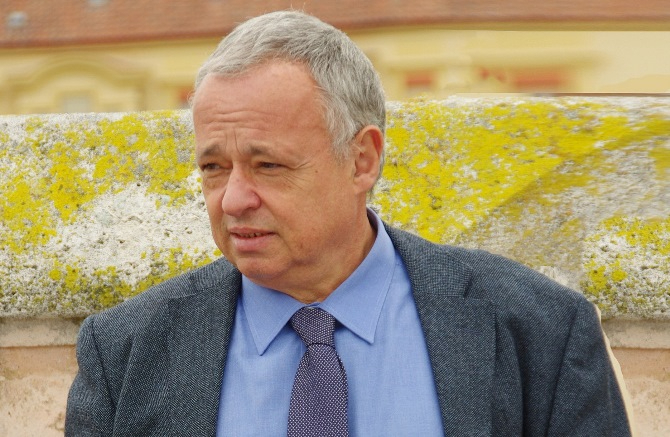 Santonja dice que el Facyl de Salamanca es uno de los muchos problemas que ha heredado en la Consejería